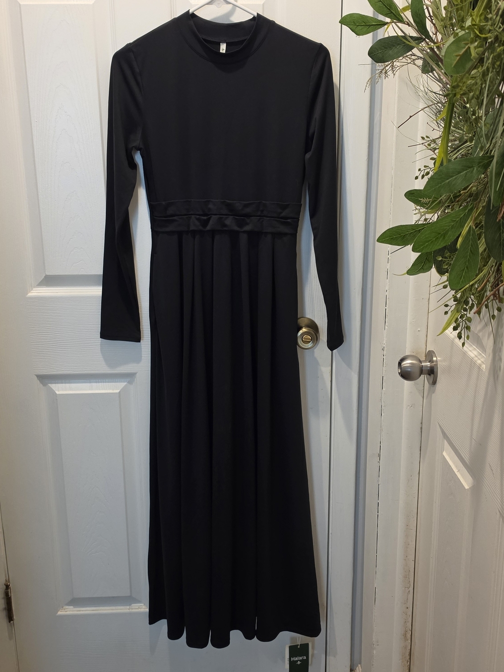 NWT Halara Black Mock-Neck Long Sleeve Flare Maxi Dress with Pockets - Size S